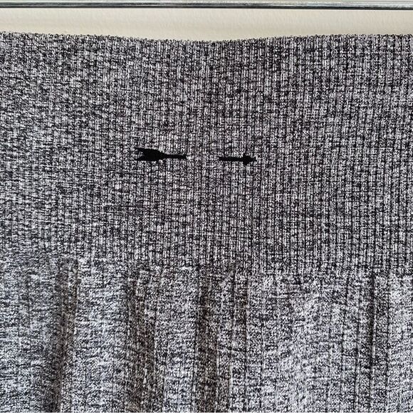 The Upside Ayama Dance Midi Pant Legging Grey XS NWT - Picture 5 of 10